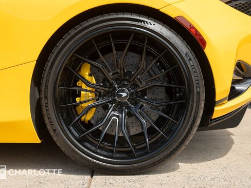 Used 2025 McLaren 750S RWD image 11