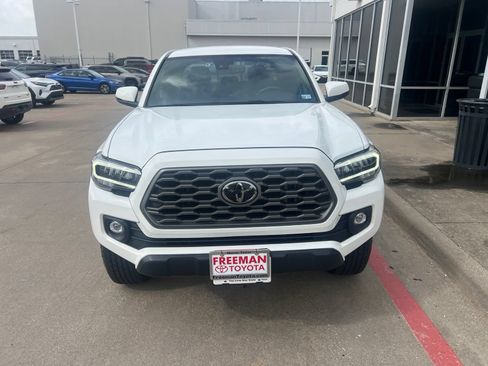 Used 2023 Toyota Tacoma TRD Off-Road AWD/4WD image 3