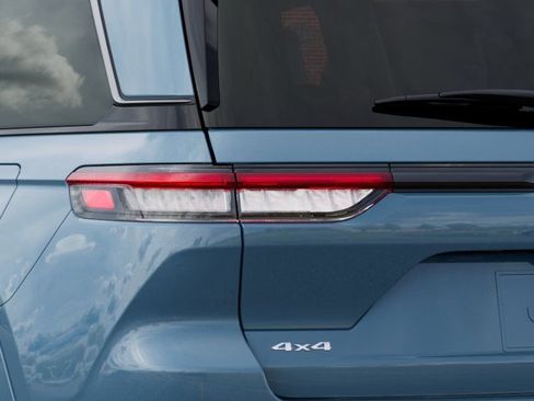 New 2026 Jeep Grand Cherokee Limited image 9