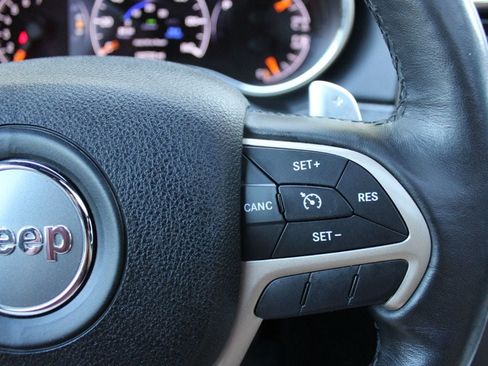 Used 2015 Jeep Grand Cherokee Limited w/ Luxury Group II RWD image 10