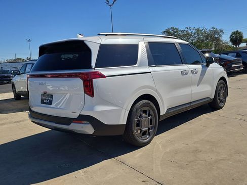 New 2026 Kia Carnival EX image 8