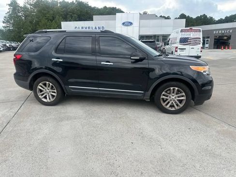 Used 2015 Ford Explorer XLT w/ Equipment Group 202B FWD image 13