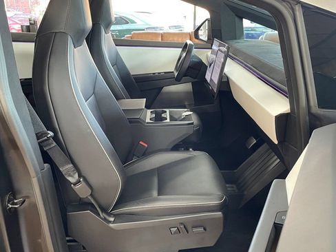 Used 2024 Tesla Cybertruck Cyberbeast AWD/4WD image 21