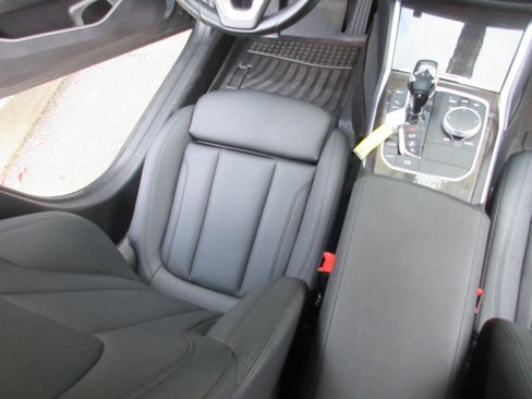 Used 2021 BMW 330i Sedan w/ Premium Package image 14