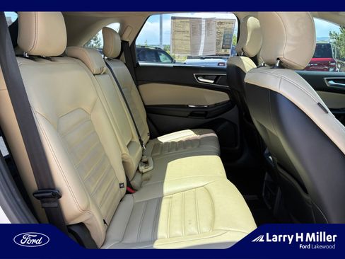 Used 2017 Ford Edge SEL w/ Equipment Group 201A AWD/4WD image 18