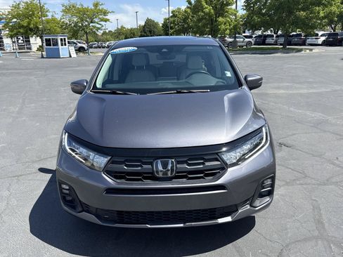 Certified 2025 Honda Odyssey EX-L image 3