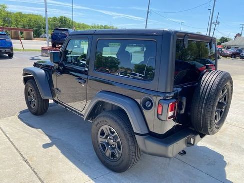 Used 2026 Jeep Wrangler Sport AWD/4WD image 6