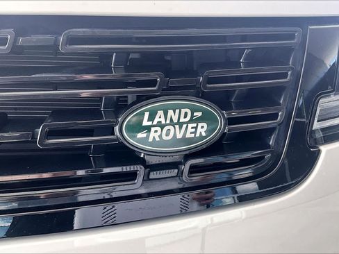 Used 2024 Land Rover Range Rover Sport SE AWD/4WD image 10
