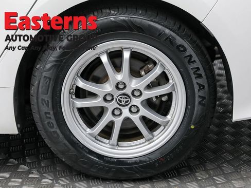 Used 2018 Toyota Prius Prime Plus image 8