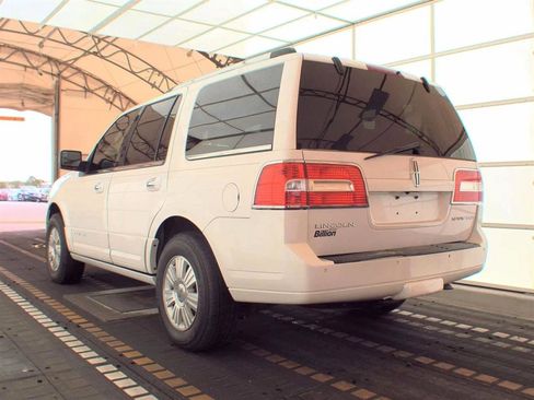 Used 2014 Lincoln Navigator 4WD w/ Equipment Group 101A image 8