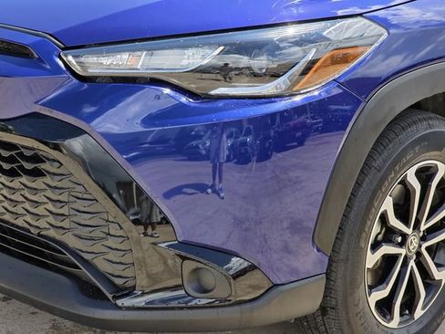 Used 2025 Toyota Corolla Cross AWD Hybrid w/ Moonroof Package image 7