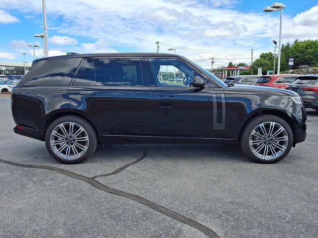 Used 2025 Land Rover Range Rover Long Wheelbase SE AWD/4WD image 7