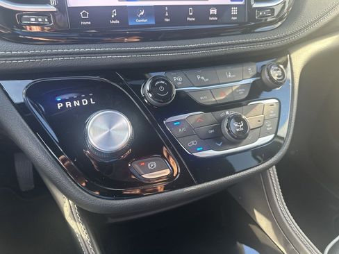 New 2024 Chrysler Pacifica Premium image 33
