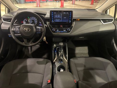Used 2022 Toyota Corolla LE FWD image 45