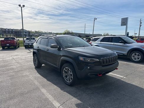 Used 2021 Jeep Cherokee Trailhawk w/ Sun, Sound & Nav Group AWD/4WD image 2