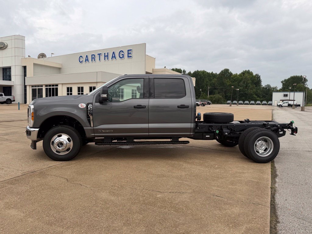 New 2026 Ford F350 XLT w/ XLT Value Package AWD/4WD image 2