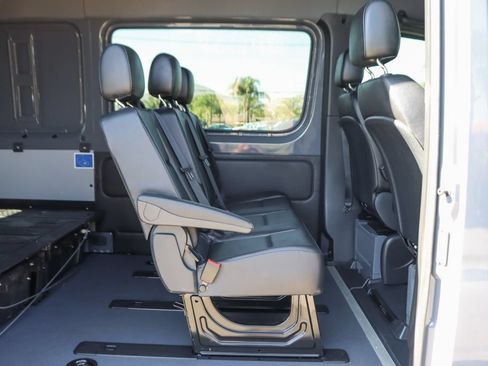 Used 2021 Mercedes-Benz Sprinter 2500 image 16