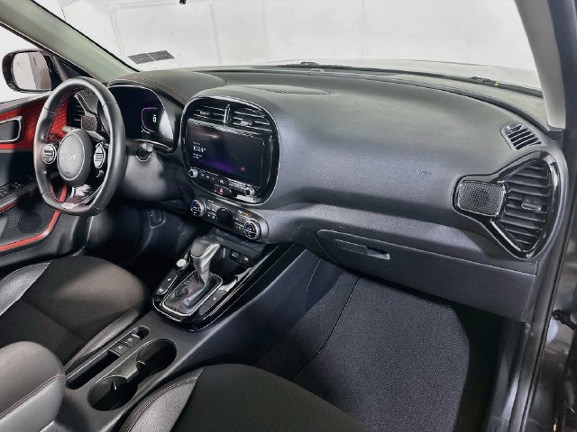 Used 2024 Kia Soul GT-Line w/ GT-Line Technology Package FWD image 13