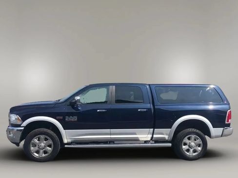Used 2016 RAM 2500 Laramie w/ Convenience Group AWD/4WD image 2