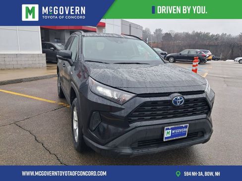 Used 2021 Toyota RAV4 LE image 7