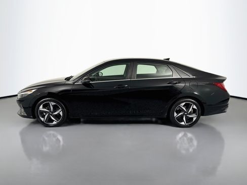 Used 2021 Hyundai Elantra SEL w/ Convenience + Premium Package FWD image 8