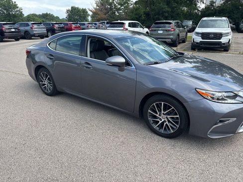 Used 2017 Lexus ES 350 w/ Luxury Package FWD image 18