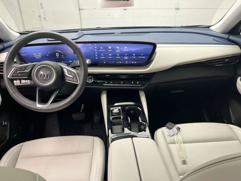 Certified 2025 Buick Envision Avenir AWD/4WD image 4
