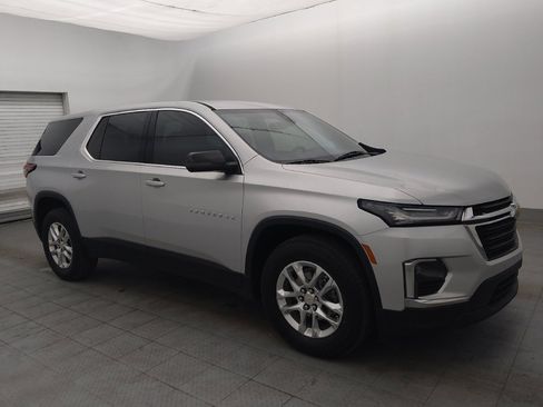 Used 2022 Chevrolet Traverse LS FWD image 11