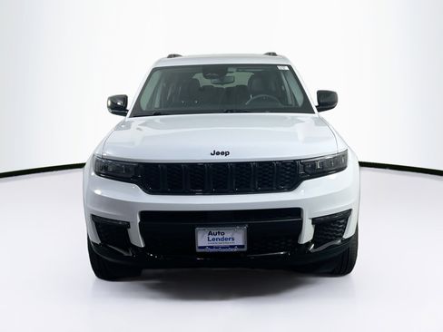 Used 2023 Jeep Grand Cherokee L Limited w/ Black Appearance Package image 2