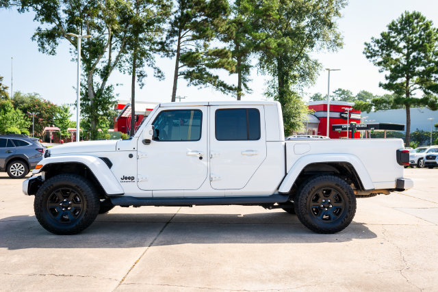 Used 2022 Jeep Gladiator Overland AWD/4WD image 2