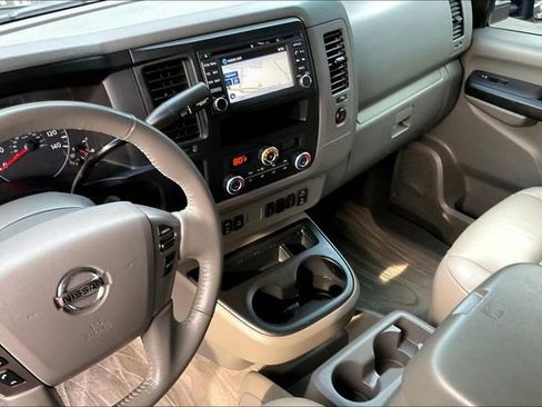 Used 2018 Nissan NV 3500 SL image 17