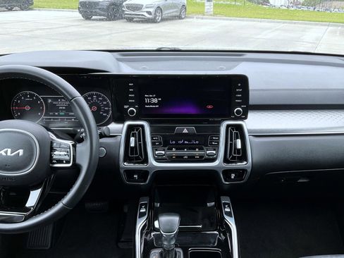 Used 2022 Kia Sorento SX AWD/4WD image 13
