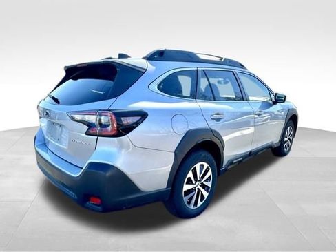 Used 2024 Subaru Outback Premium image 7
