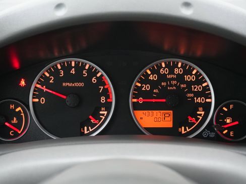 Used 2013 Nissan Frontier SL image 15