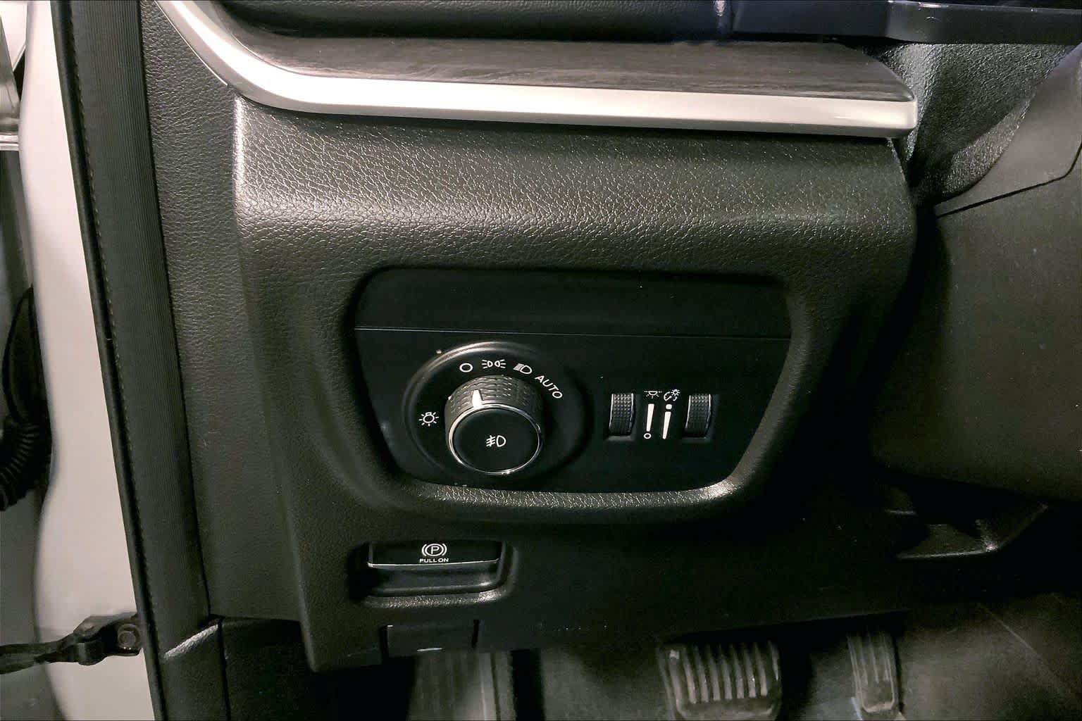 Used 2021 Jeep Grand Cherokee L Limited w/ Trailer Tow Group (B) AWD/4WD image 35