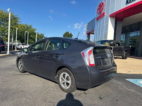 Used 2014 Toyota Prius Four w/ Solar Roof Package FWD image 3