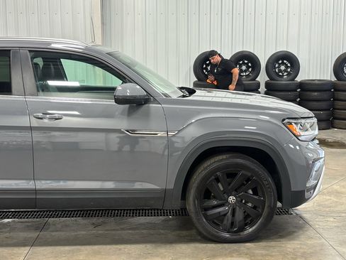 Used 2023 Volkswagen Atlas SE w/ Technology Package w/ Black Wheel Package image 22