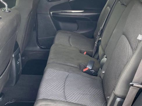 Used 2019 Dodge Journey SE w/ Blacktop Package FWD image 18