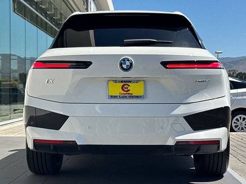 Used 2024 BMW iX xDrive50 w/ Sport Package AWD/4WD image 4