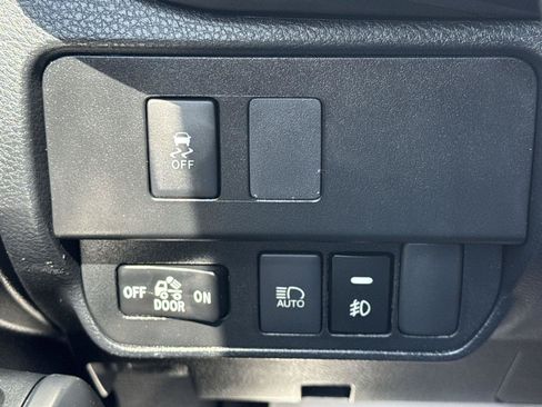 Used 2020 Toyota Tacoma SR AWD/4WD image 29