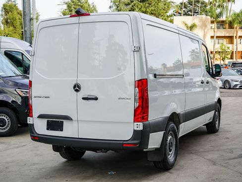 Used 2026 Mercedes-Benz Sprinter 2500 image 4