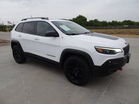 Used 2021 Jeep Cherokee Trailhawk w/ Sun, Sound & Nav Group AWD/4WD image 3