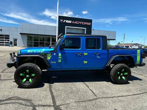 Used 2020 Jeep Gladiator Sport w/ Quick Order Package 24S AWD/4WD image 16