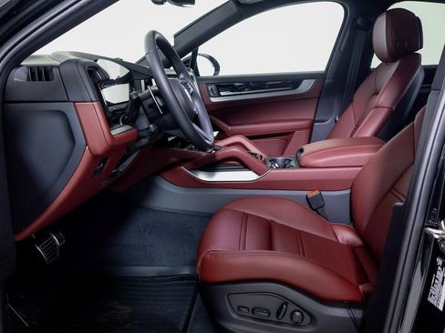 New 2026 Porsche Cayenne S image 5