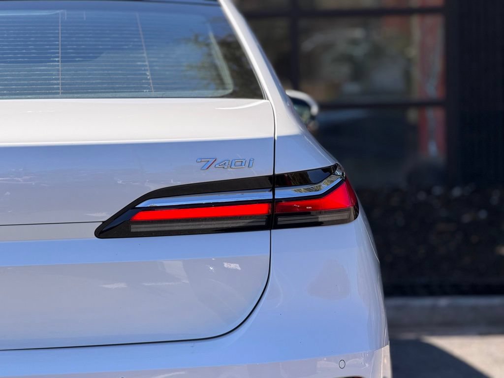 Used 2024 BMW 740i RWD image 16