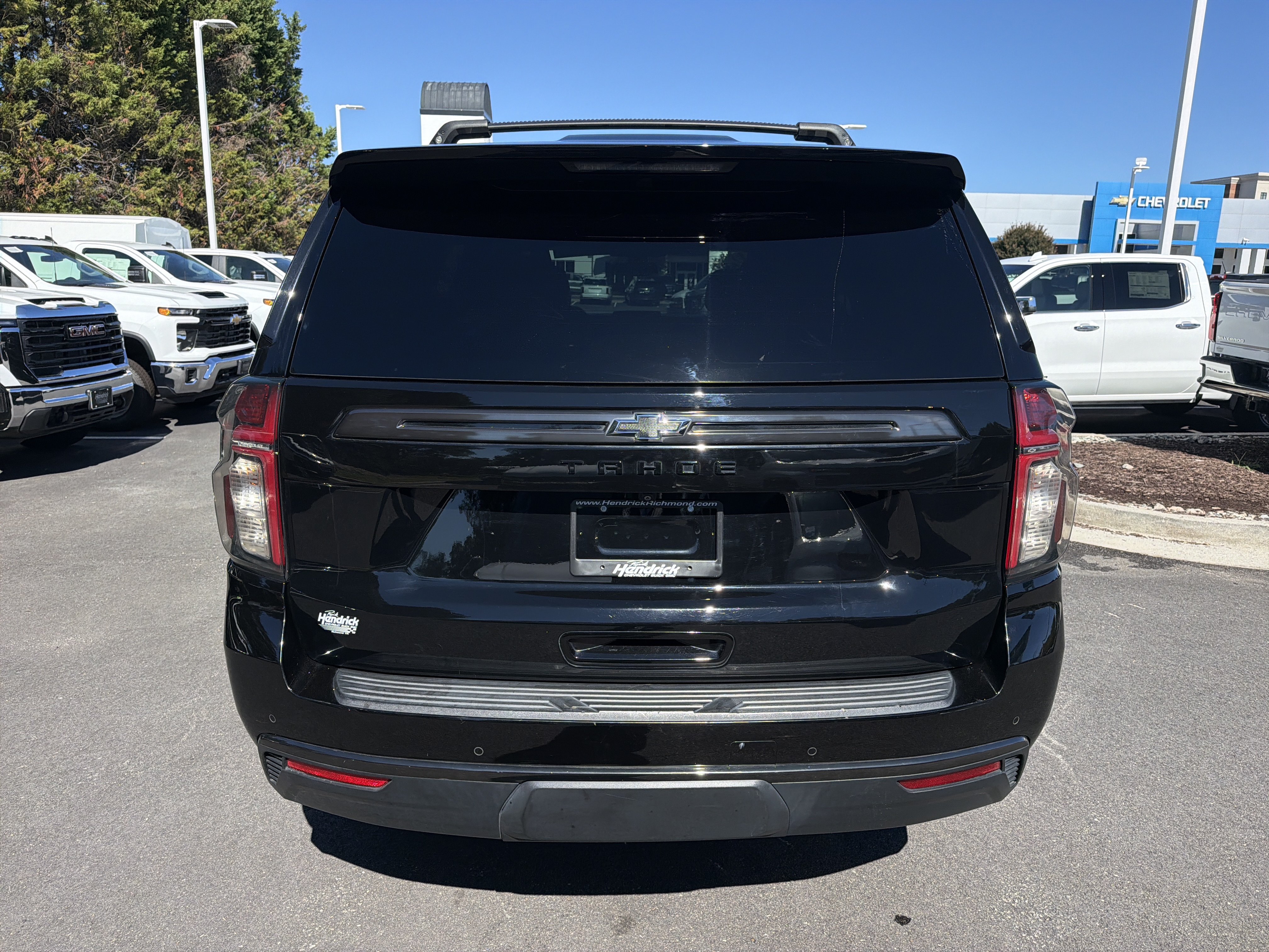 Used 2021 Chevrolet Tahoe Z71 w/ Z71 Off-Road Package AWD/4WD image 9