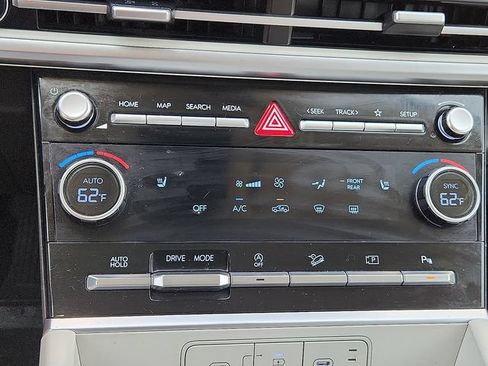 Used 2024 Hyundai Santa Fe SEL FWD image 19