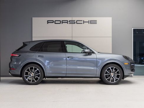 Certified 2026 Porsche Cayenne AWD/4WD image 8