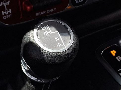 Used 2024 Jeep Wrangler Unlimited Rubicon w/ Safety Group AWD/4WD image 24