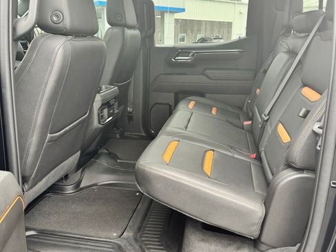 Used 2022 GMC Sierra 1500 AT4 w/ Technology Package image 38